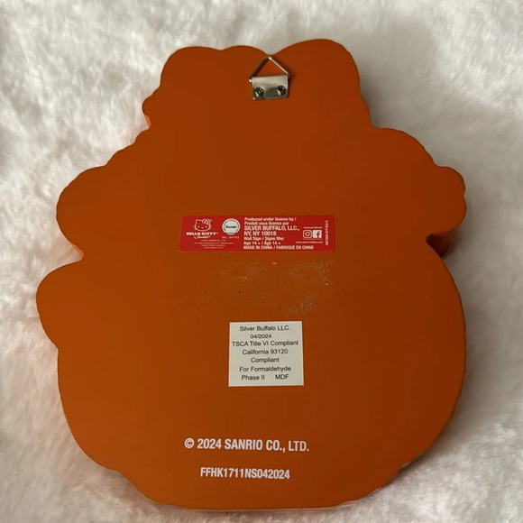 Hello Kitty Halloween Wooden Pumpkin Hanging Wall Plaque Decor NEW - Picture 4 of 9